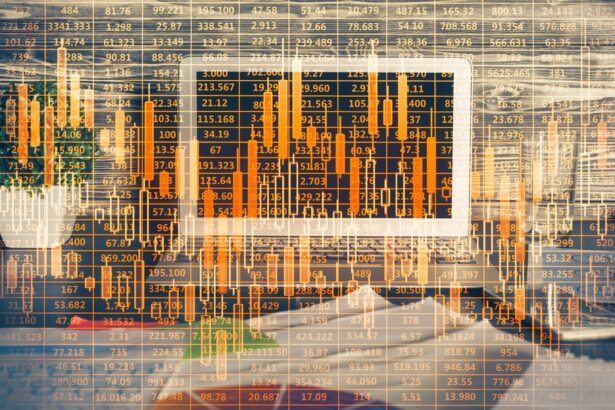 Podwójna ekspozycja wykresu forex i przestrzeni roboczej z komputerem Koncepcja międzynarodowego handlu online