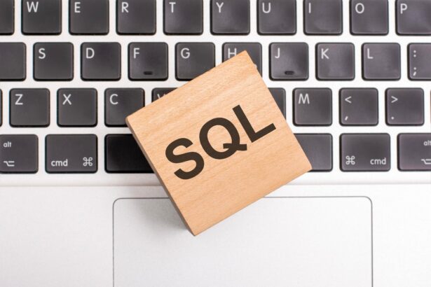 Koncepcja napisu SQL na kostce na klawiaturze